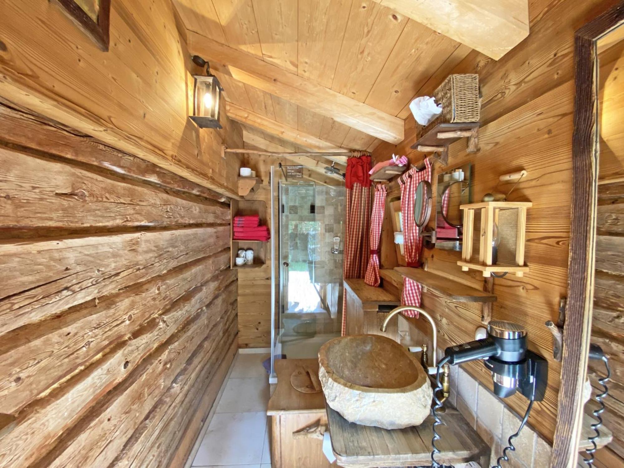 Eco Friendly Chalet Near The Lake In Asten Tittmoning المظهر الخارجي الصورة
