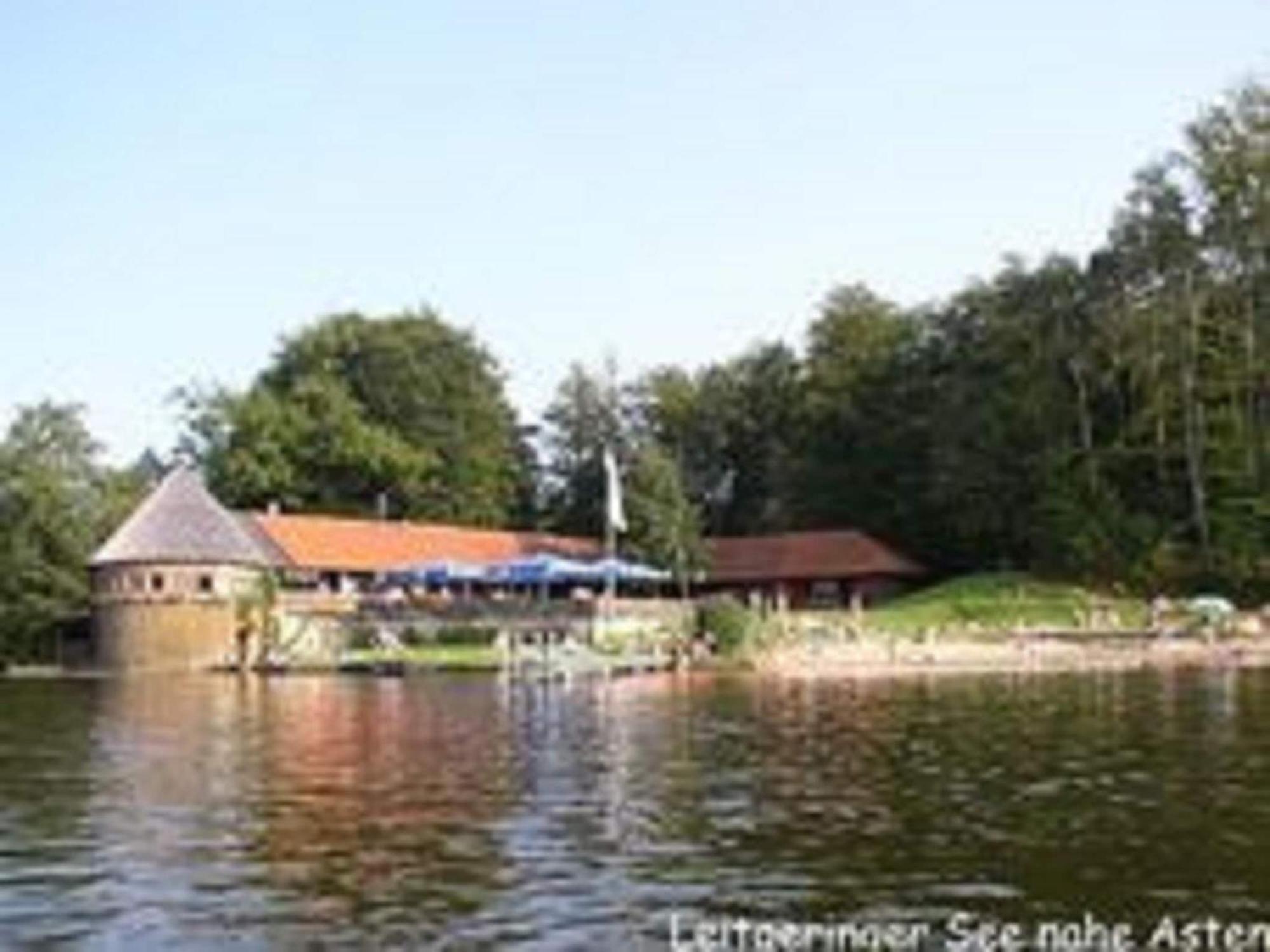 Eco Friendly Chalet Near The Lake In Asten Tittmoning المظهر الخارجي الصورة