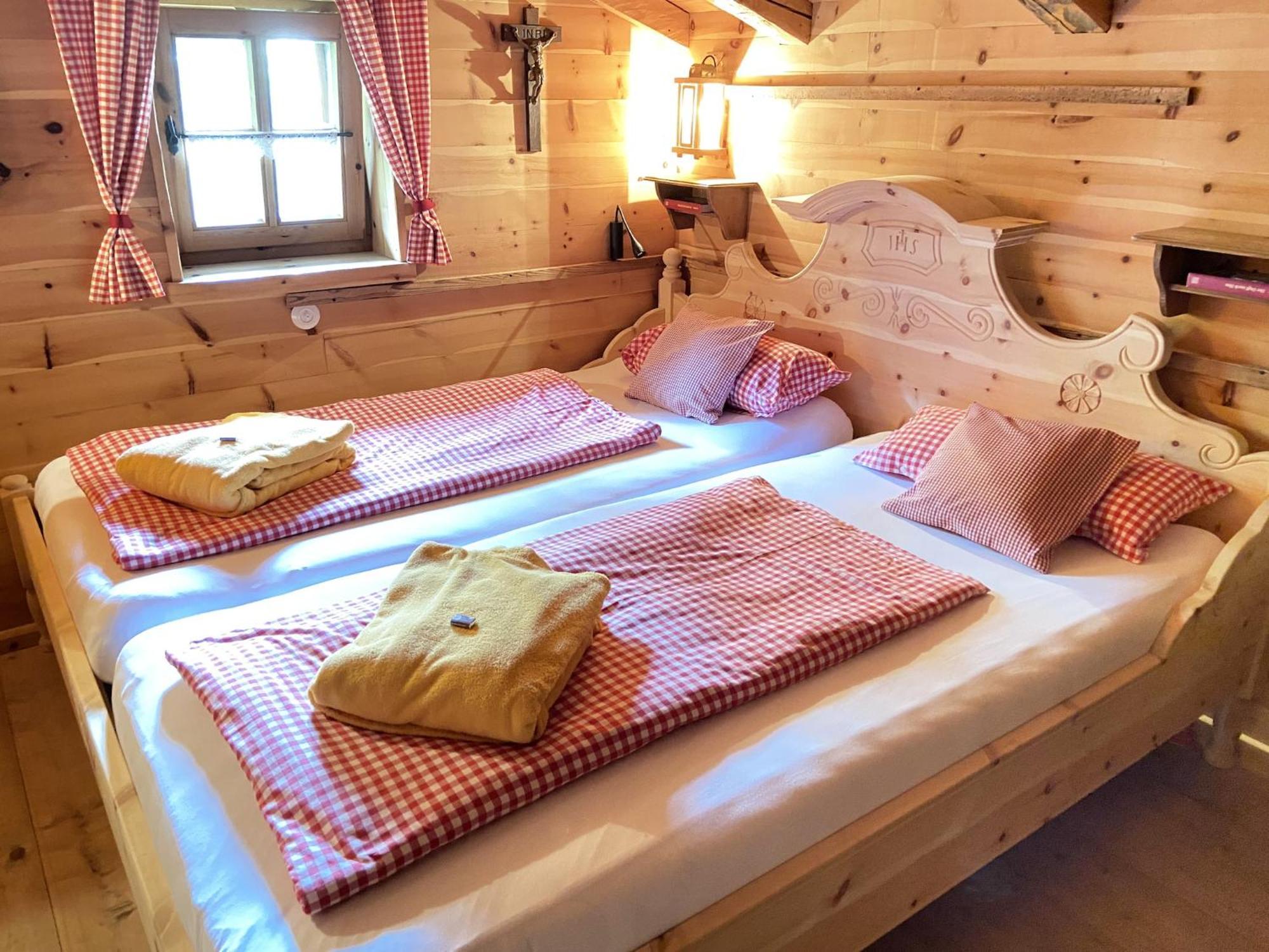 Eco Friendly Chalet Near The Lake In Asten Tittmoning المظهر الخارجي الصورة