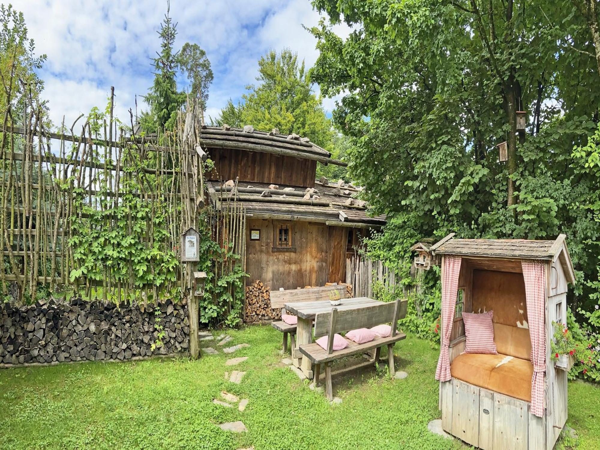 Eco Friendly Chalet Near The Lake In Asten Tittmoning المظهر الخارجي الصورة