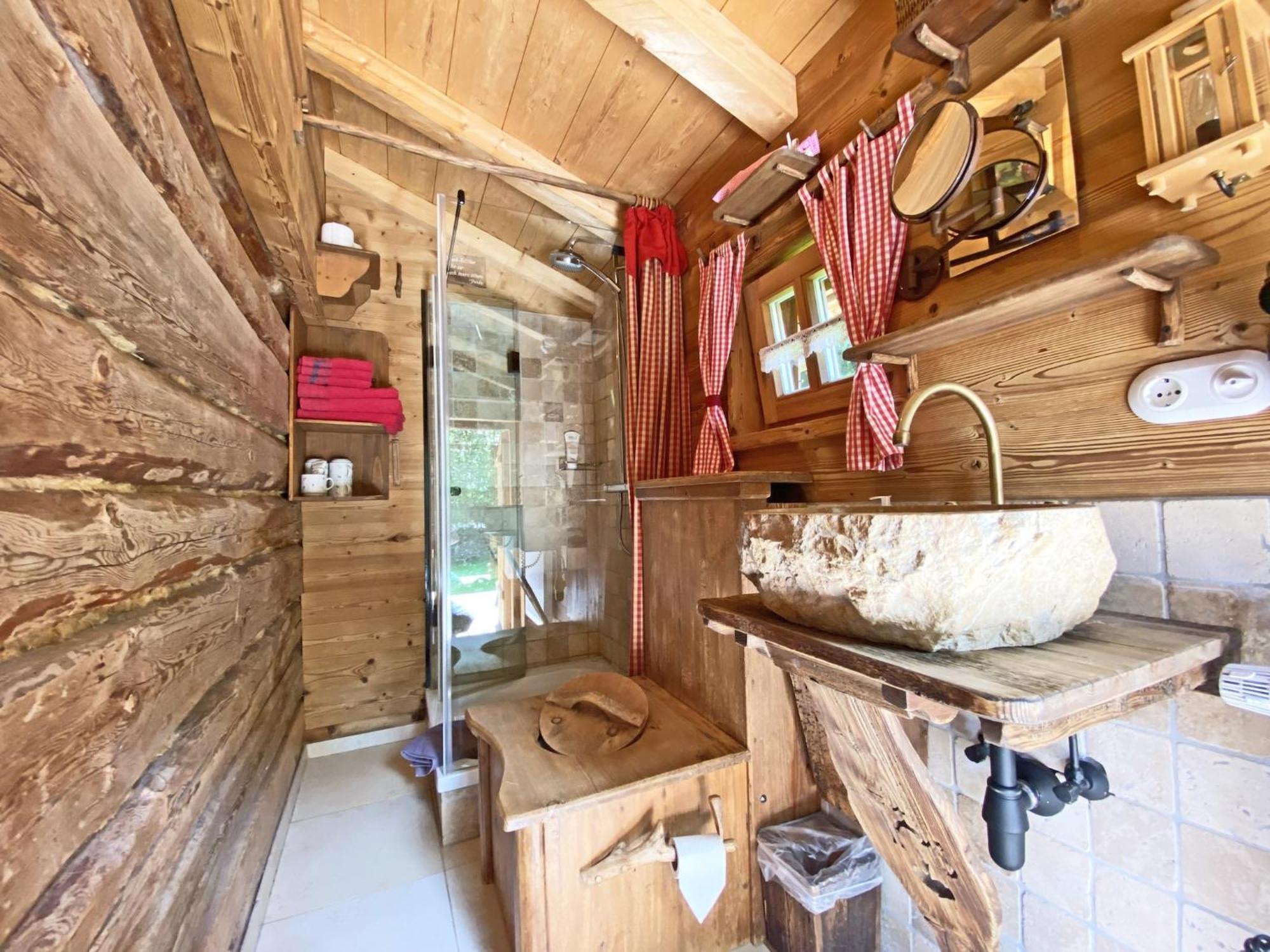 Eco Friendly Chalet Near The Lake In Asten Tittmoning المظهر الخارجي الصورة