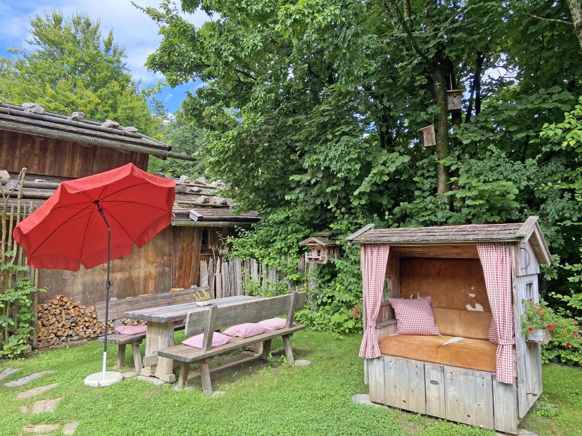 Eco Friendly Chalet Near The Lake In Asten Tittmoning المظهر الخارجي الصورة