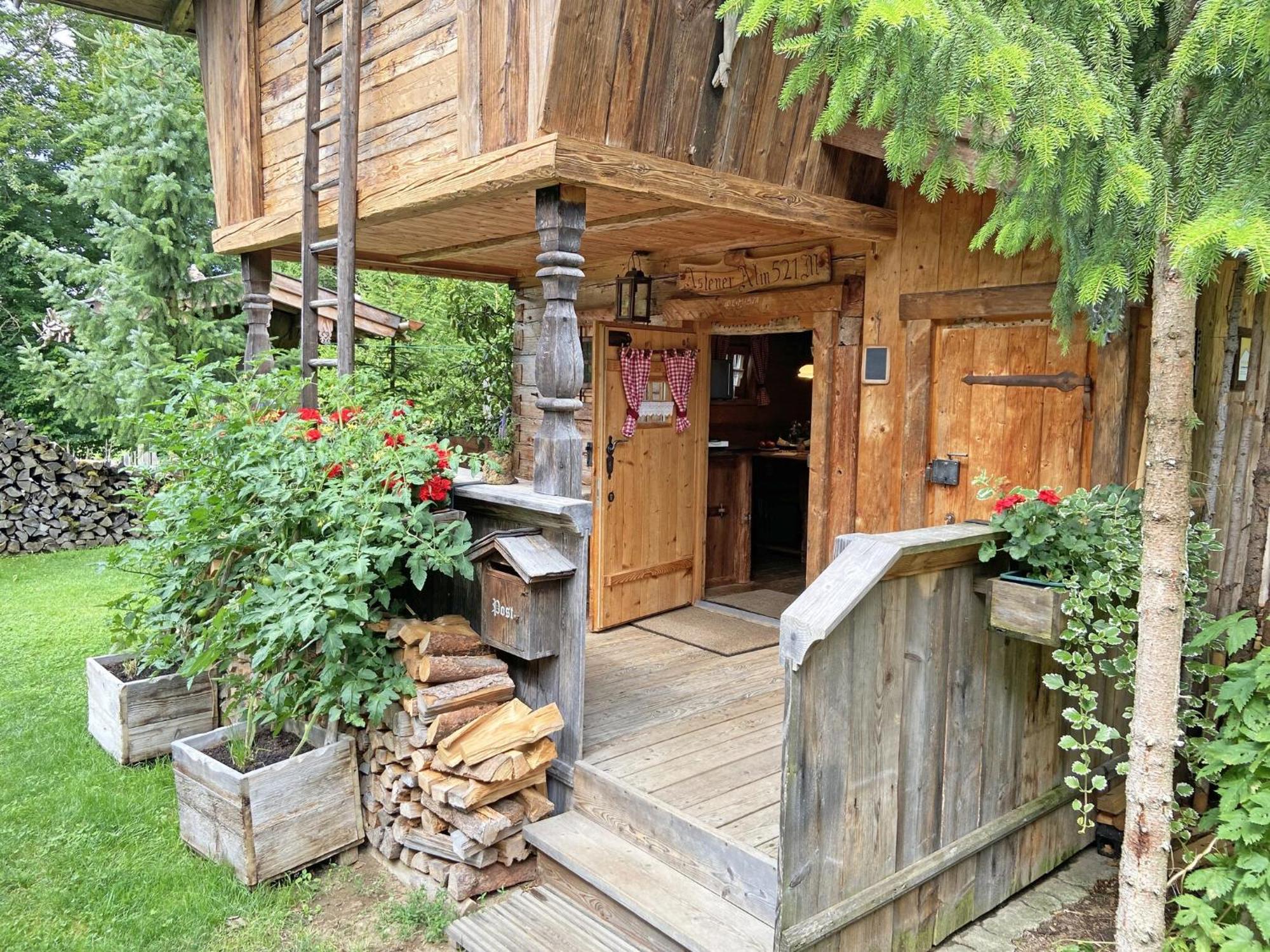 Eco Friendly Chalet Near The Lake In Asten Tittmoning المظهر الخارجي الصورة